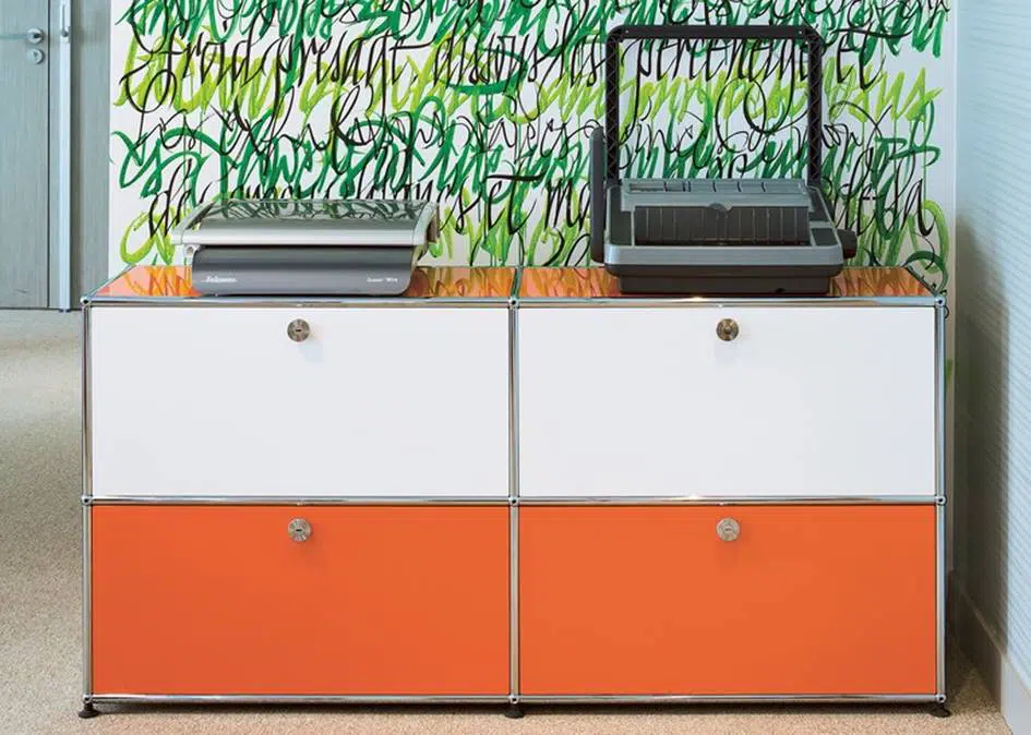 usm-haller-shelving_149.jpg.768x548_q90_box-0,1736,2362,3425_crop