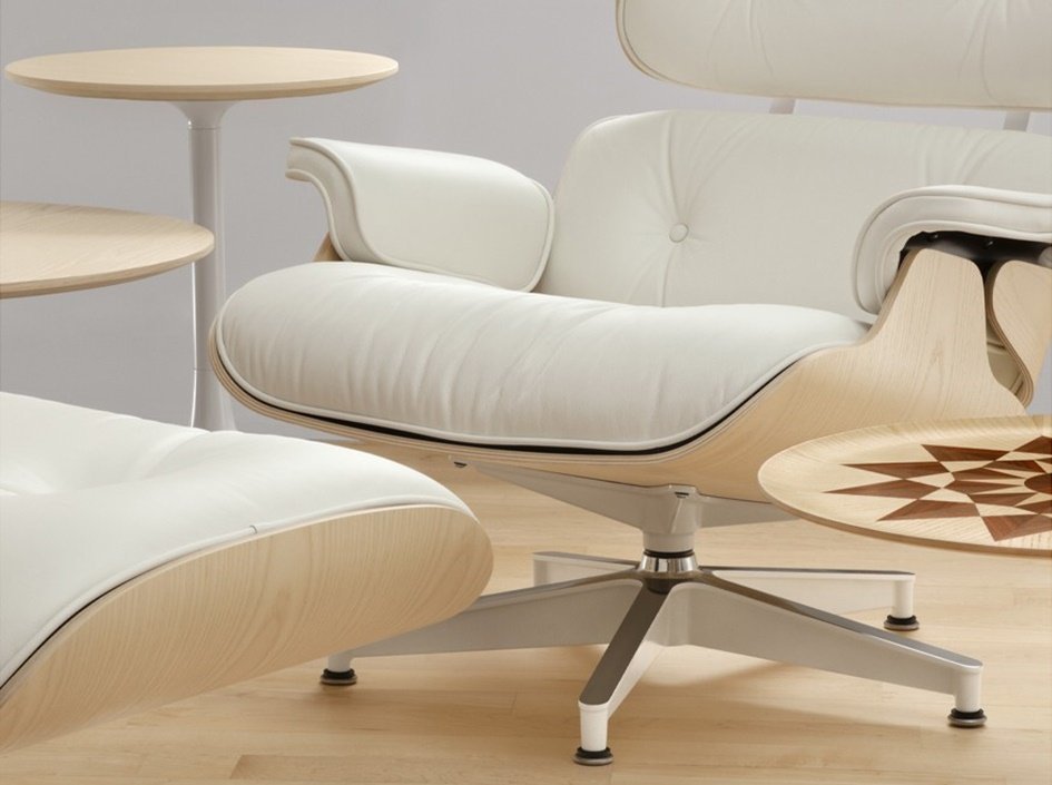 Poltrona Charles Eames da Herman Miller na cor branca com base cromada