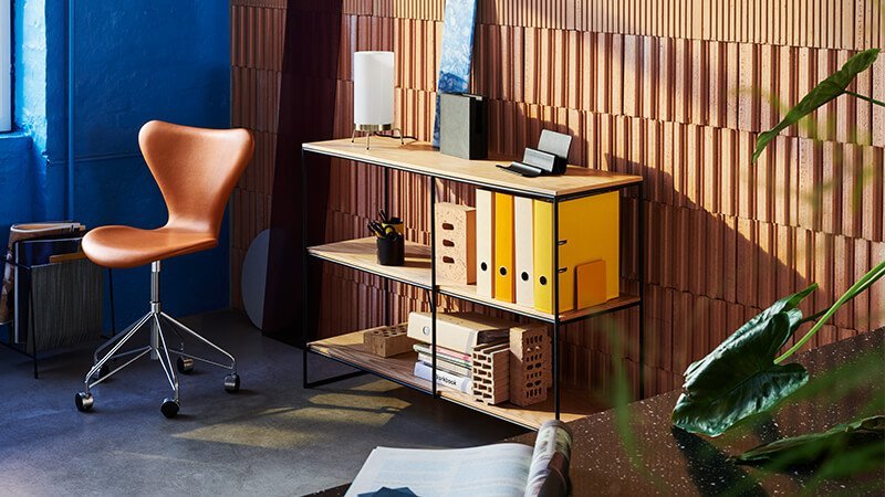 Cadeira Series 7 e Planner Shelving