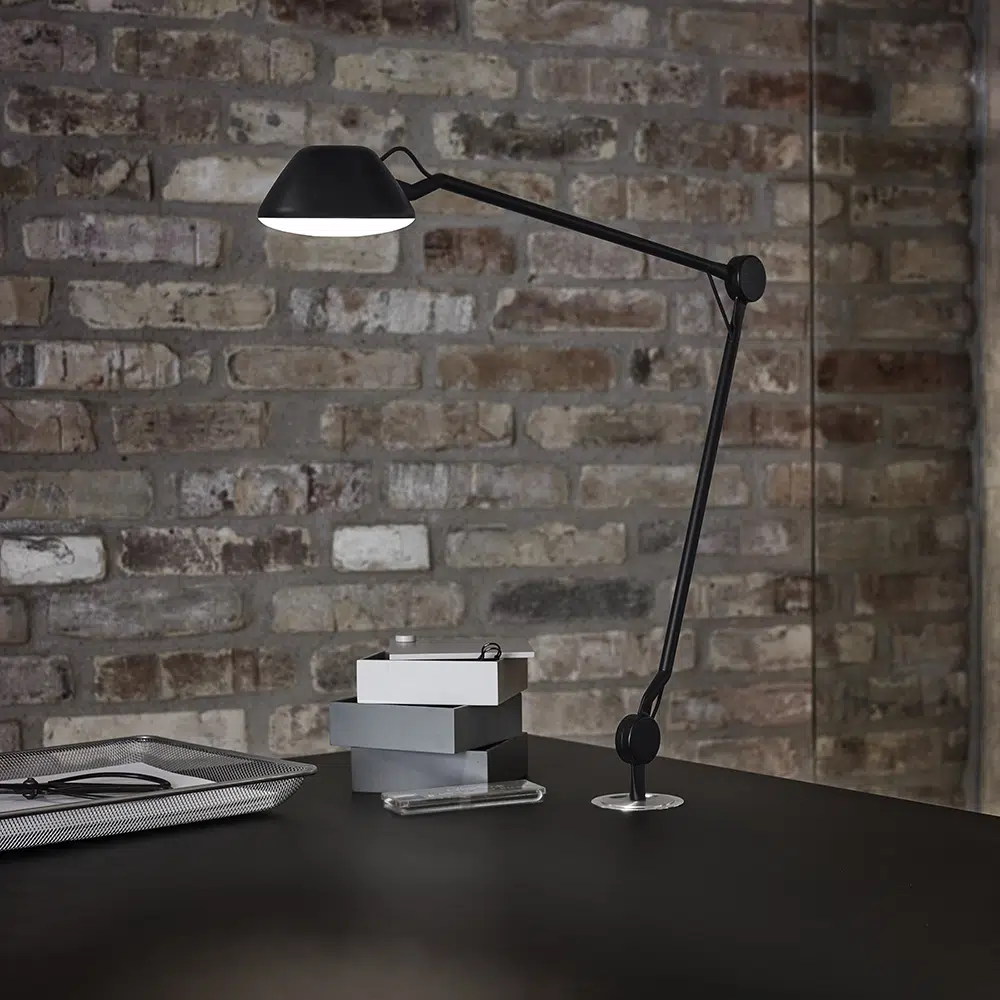 iluminação de escritório com a luminária AQ01