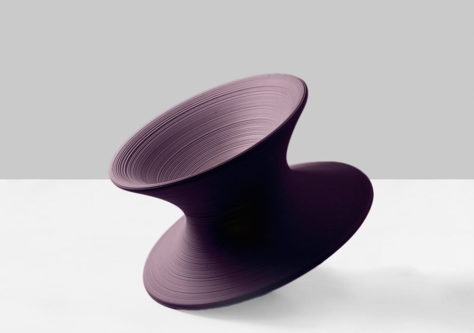 poltrona Spun na cor roxa