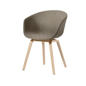 About a Chair com braços